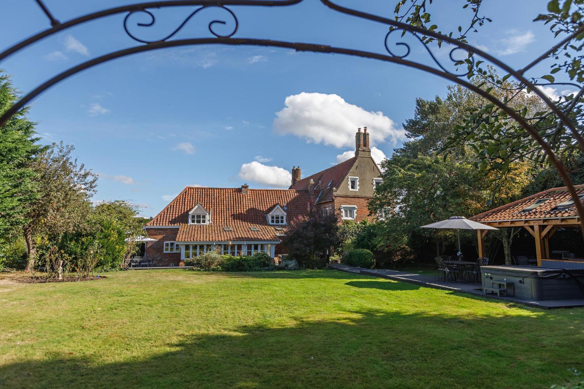 Catton Old Hall NWI Esterno foto